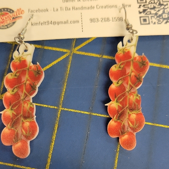Tomato Vine Bunch 2" Dangle Earrings - Picture 1 of 2